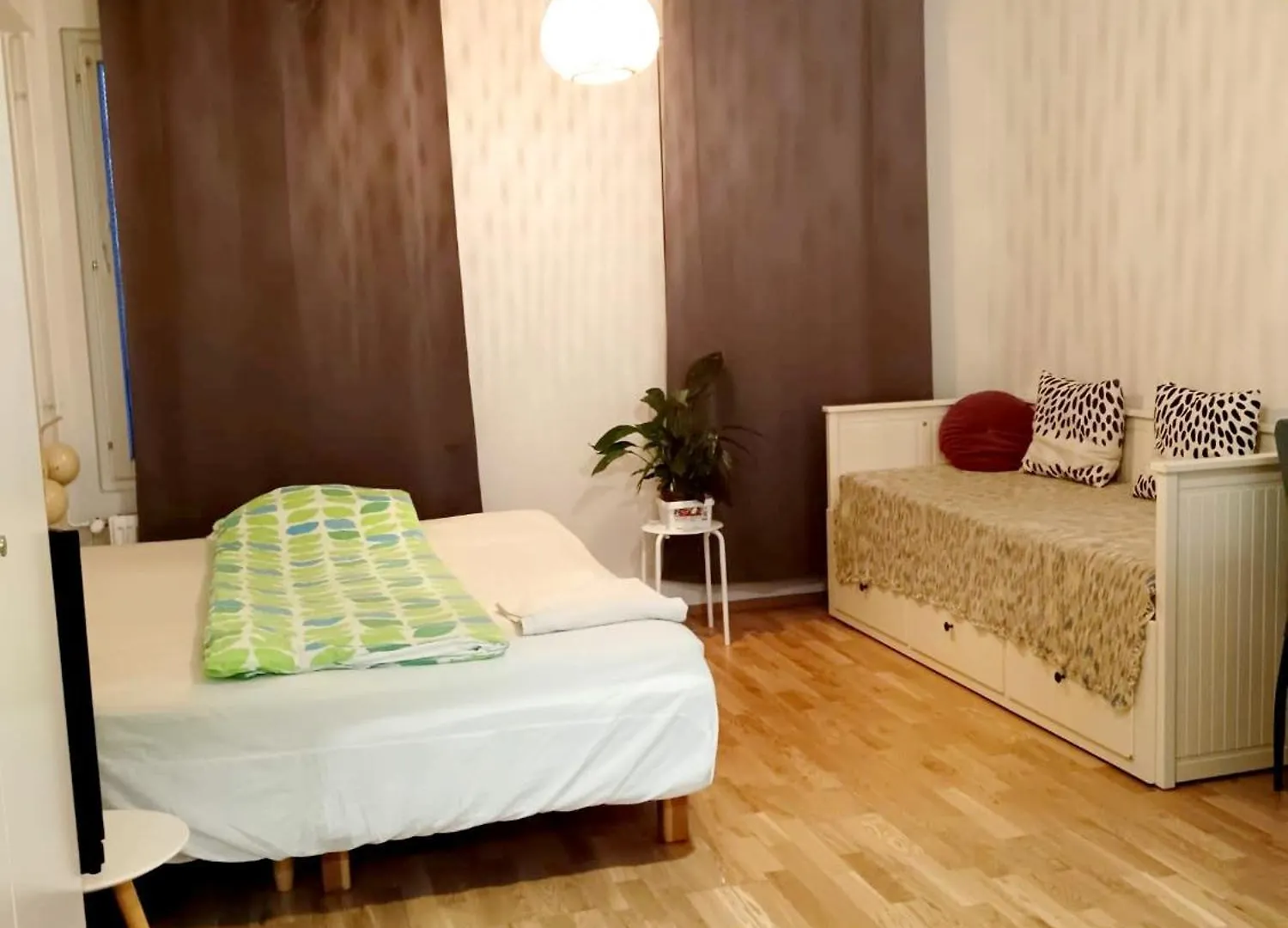 Aurora Home Vantaa Kivistoe - Ruby Studio 6Min To Helsinki Vantaa Airport 20 Min To Helsinki Center Apartment
